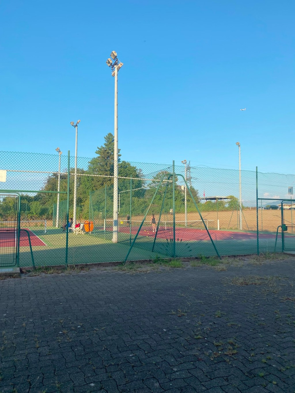 フランスのテニススクールと結婚＆出産トーク